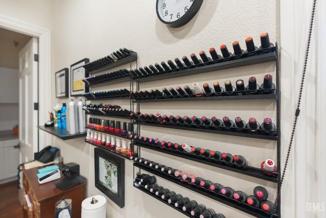 10010 Besancon Way, Bakersfield, CA 93306