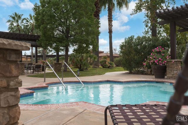 10010 Besancon Way, Bakersfield, CA 93306