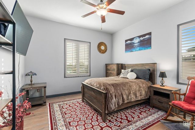 10010 Besancon Way, Bakersfield, CA 93306