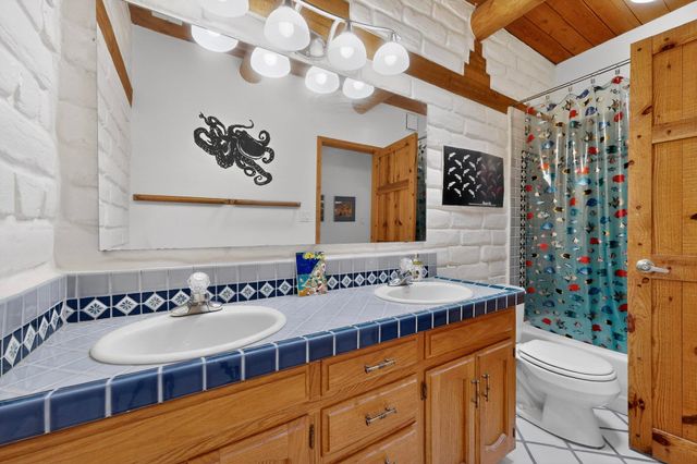 322 Sagebrush Drive, Corrales, NM 87048