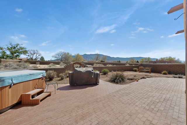 322 Sagebrush Drive, Corrales, NM 87048