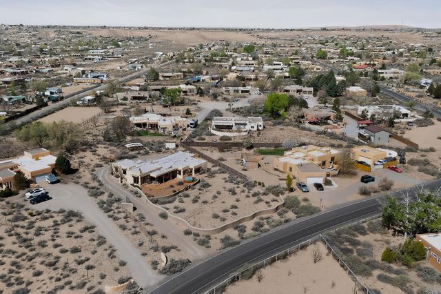 322 Sagebrush Drive, Corrales, NM 87048