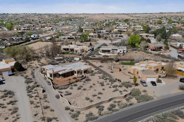 322 Sagebrush Drive, Corrales, NM 87048