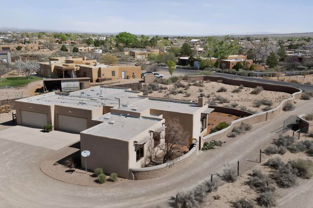 322 Sagebrush Drive, Corrales, NM 87048