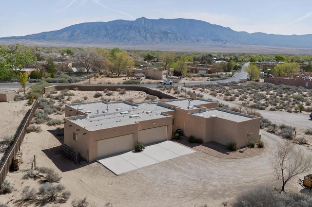 322 Sagebrush Drive, Corrales, NM 87048