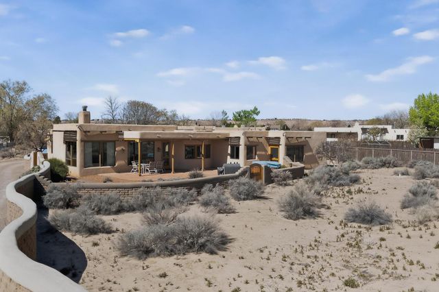 322 Sagebrush Drive, Corrales, NM 87048