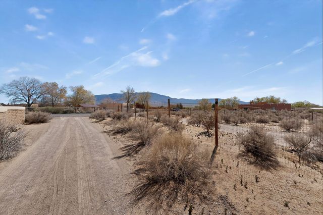 322 Sagebrush Drive, Corrales, NM 87048