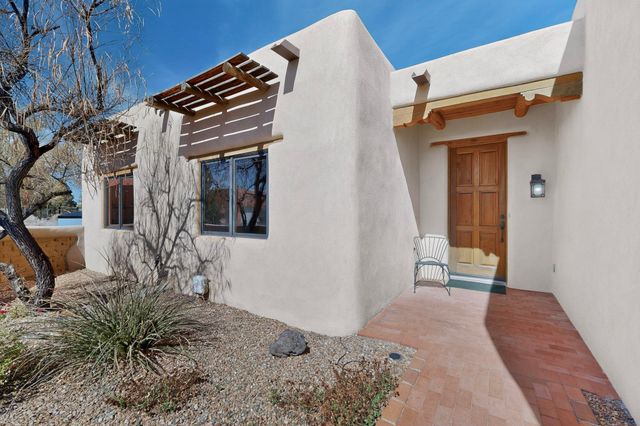 322 Sagebrush Drive, Corrales, NM 87048