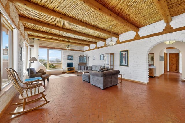 322 Sagebrush Drive, Corrales, NM 87048