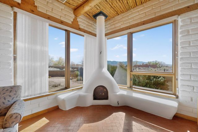 322 Sagebrush Drive, Corrales, NM 87048