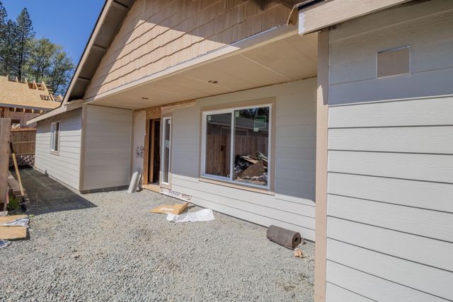 2728 Denton Trail, Grants Pass, OR 97527