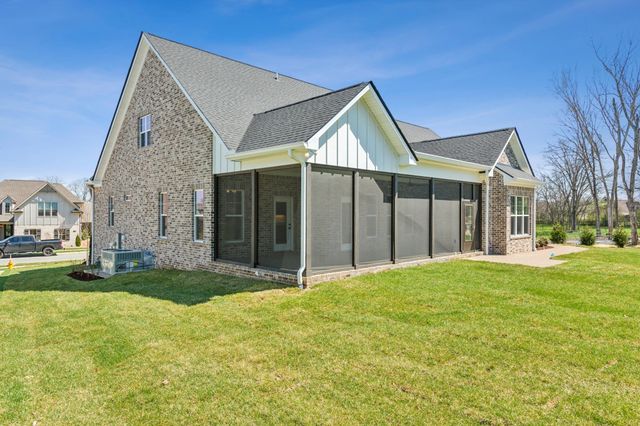 1116 Willow Springs Dr, Lebanon, TN 37087