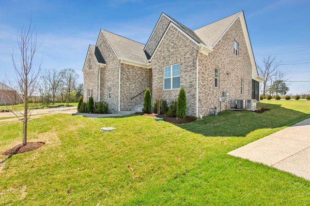 1116 Willow Springs Dr, Lebanon, TN 37087