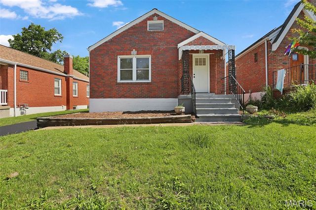 5681 Pernod Avenue, St Louis, MO 63139