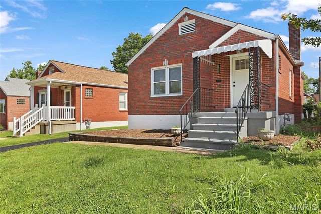 5681 Pernod Avenue, St Louis, MO 63139