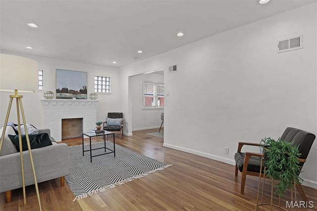 5681 Pernod Avenue, St Louis, MO 63139