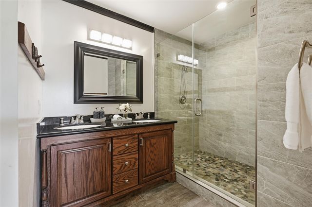 4215 County Road 182, Alvin, TX 77511