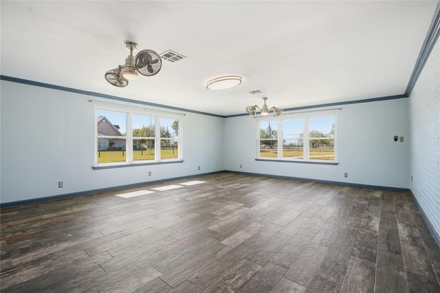 4215 County Road 182, Alvin, TX 77511