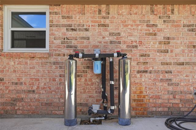 4215 County Road 182, Alvin, TX 77511