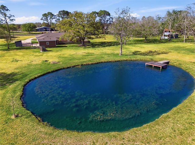 4215 County Road 182, Alvin, TX 77511