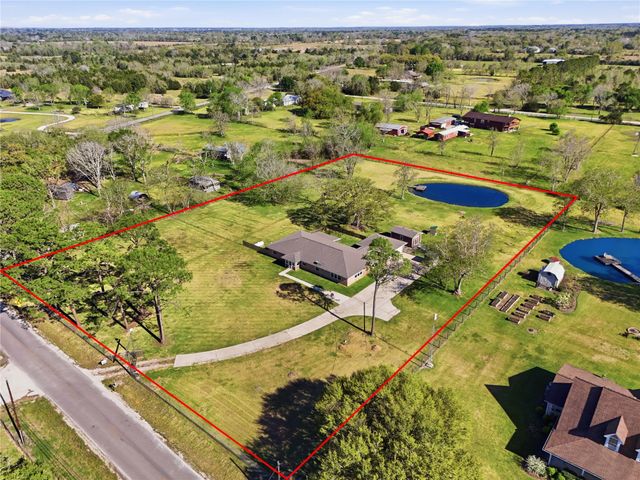 4215 County Road 182, Alvin, TX 77511