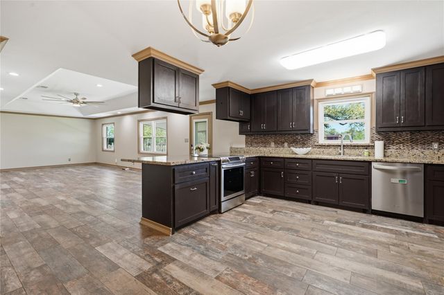 4215 County Road 182, Alvin, TX 77511