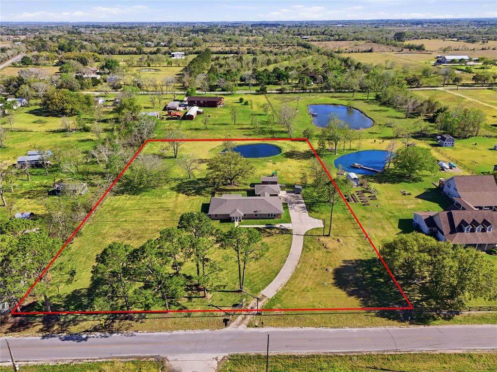 4215 County Road 182, Alvin, TX 77511