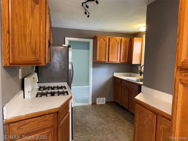 17930 Ruth Street, Melvindale, MI 48122