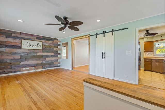 1265 S Wolf Road, Des Plaines, IL 60018