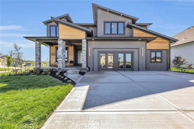17483 W 169th Terrace, Olathe, KS 66062