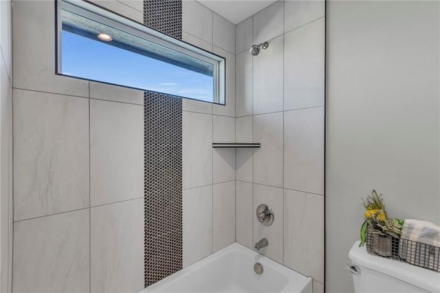 17483 W 169th Terrace, Olathe, KS 66062