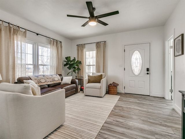 308 E Broadway Avenue, Kingfisher, OK 73750