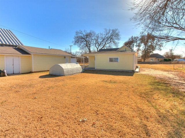 308 E Broadway Avenue, Kingfisher, OK 73750
