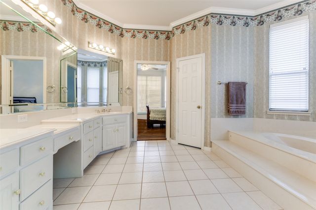 1119 Creekwood Drive, Garland, TX 75044