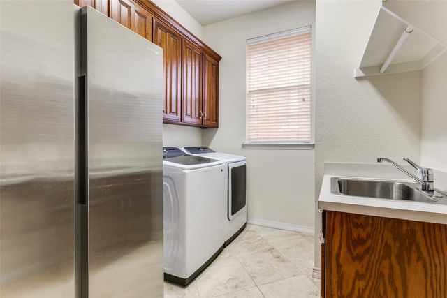 1119 Creekwood Drive, Garland, TX 75044