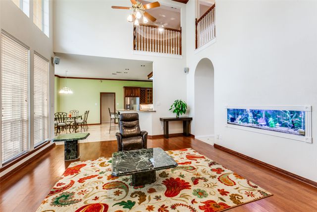 1119 Creekwood Drive, Garland, TX 75044