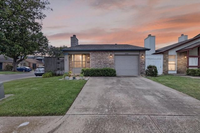 2802 Southern Cross Drive, Garland, TX 75044
