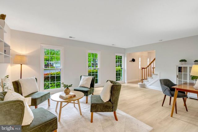 6 WEST CT, Sterling, VA 20165
