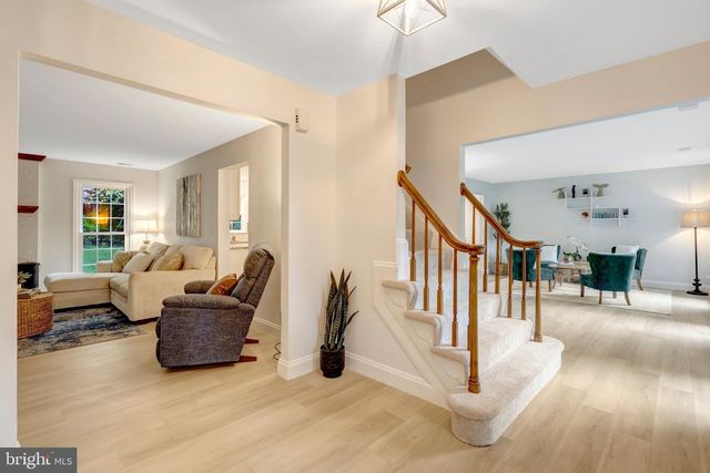 6 WEST CT, Sterling, VA 20165