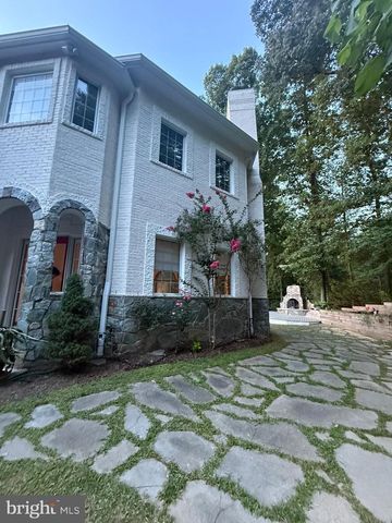 10900 WOODLEAF LN, Great Falls, VA 22066