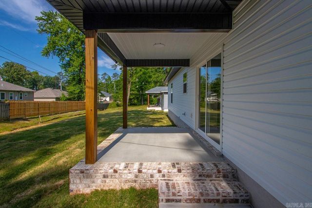 214 Pineview Avenue, Sherwood, AR 72120
