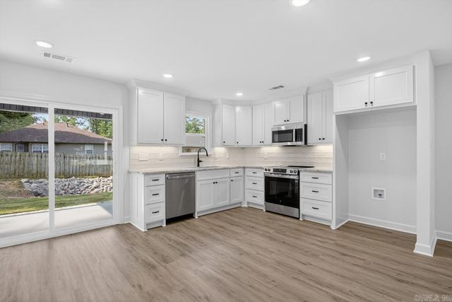 214 Pineview Avenue, Sherwood, AR 72120