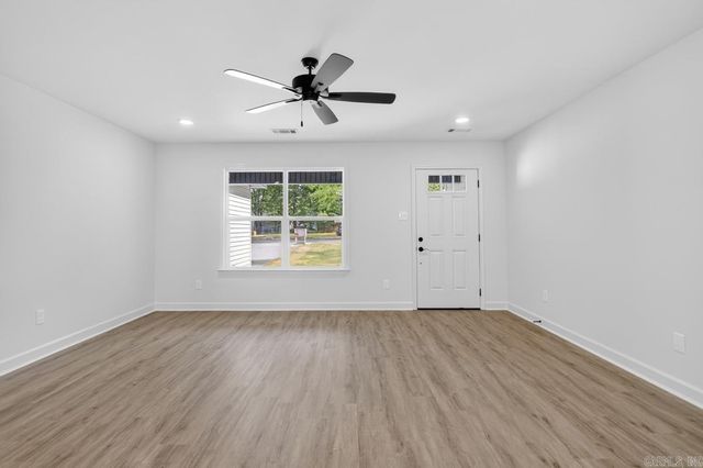 214 Pineview Avenue, Sherwood, AR 72120