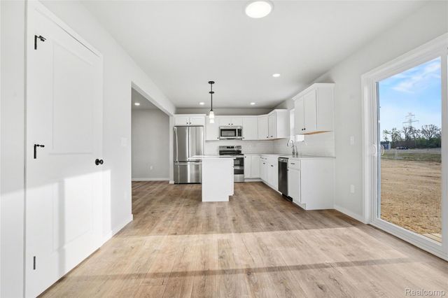 2322 Pear Tree Drive, Burton, MI 48519