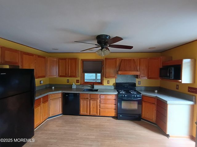 56 Bryant Road, Waretown, NJ 08758