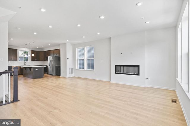 8250 LONGFORD RD, Millersville, MD 21108
