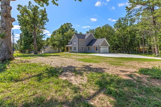 1001 Walnut Grove Rd, Dickson, TN 37055