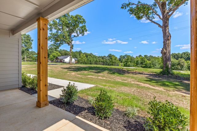 1001 Walnut Grove Rd, Dickson, TN 37055