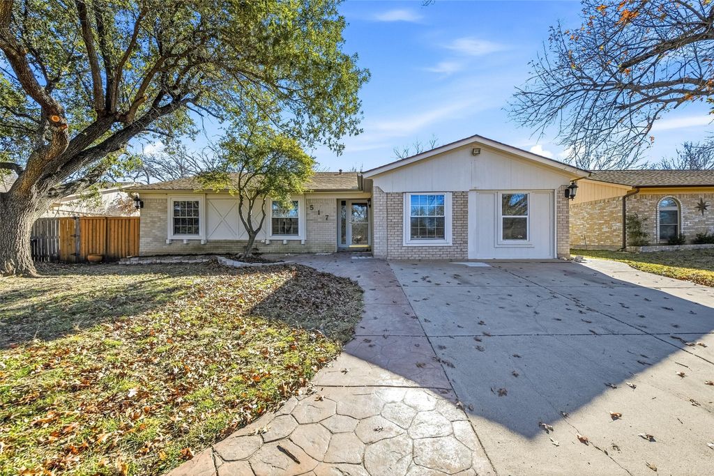 517 Panay Way Drive, Fort Worth, TX 76108