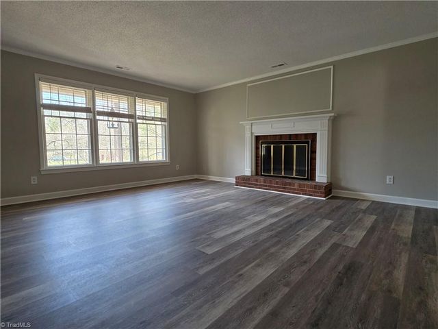 157 Woodbriar Road, Winston-salem, NC 27106